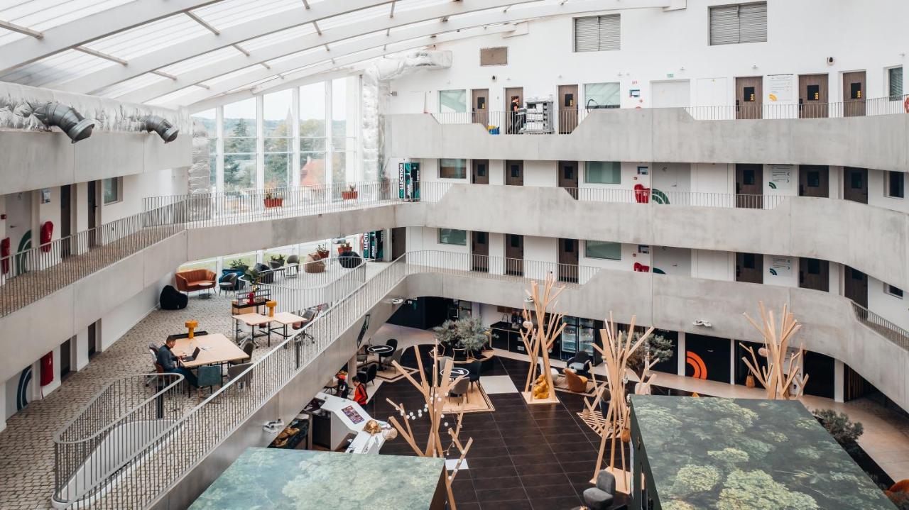 Cowool Cergy Aparthotel Buitenkant foto